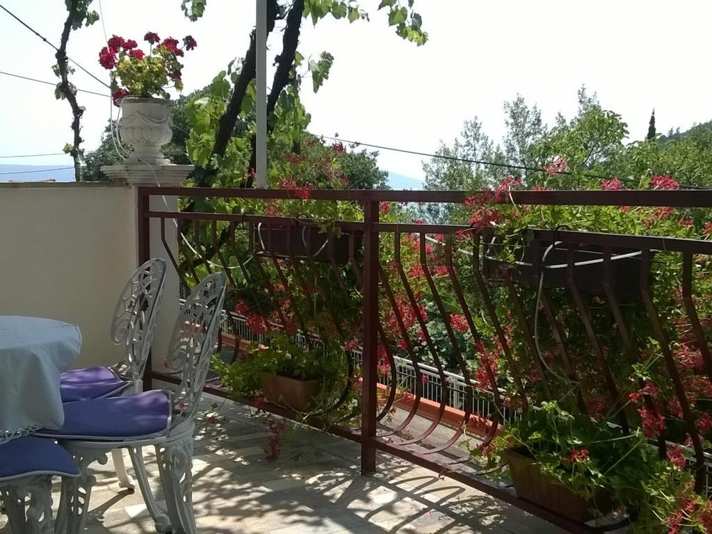 Apartments And Rooms Deskovic Mošćenička Draga Exterior foto